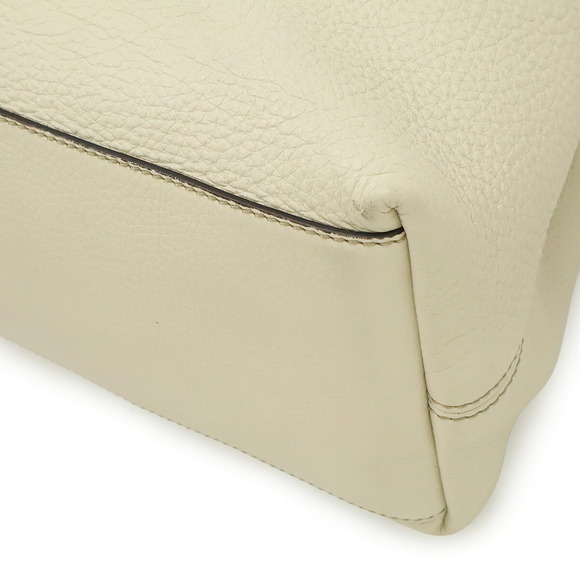 GUCCI Authentic White Leather Shoulder Bag - Picture 4 of 8